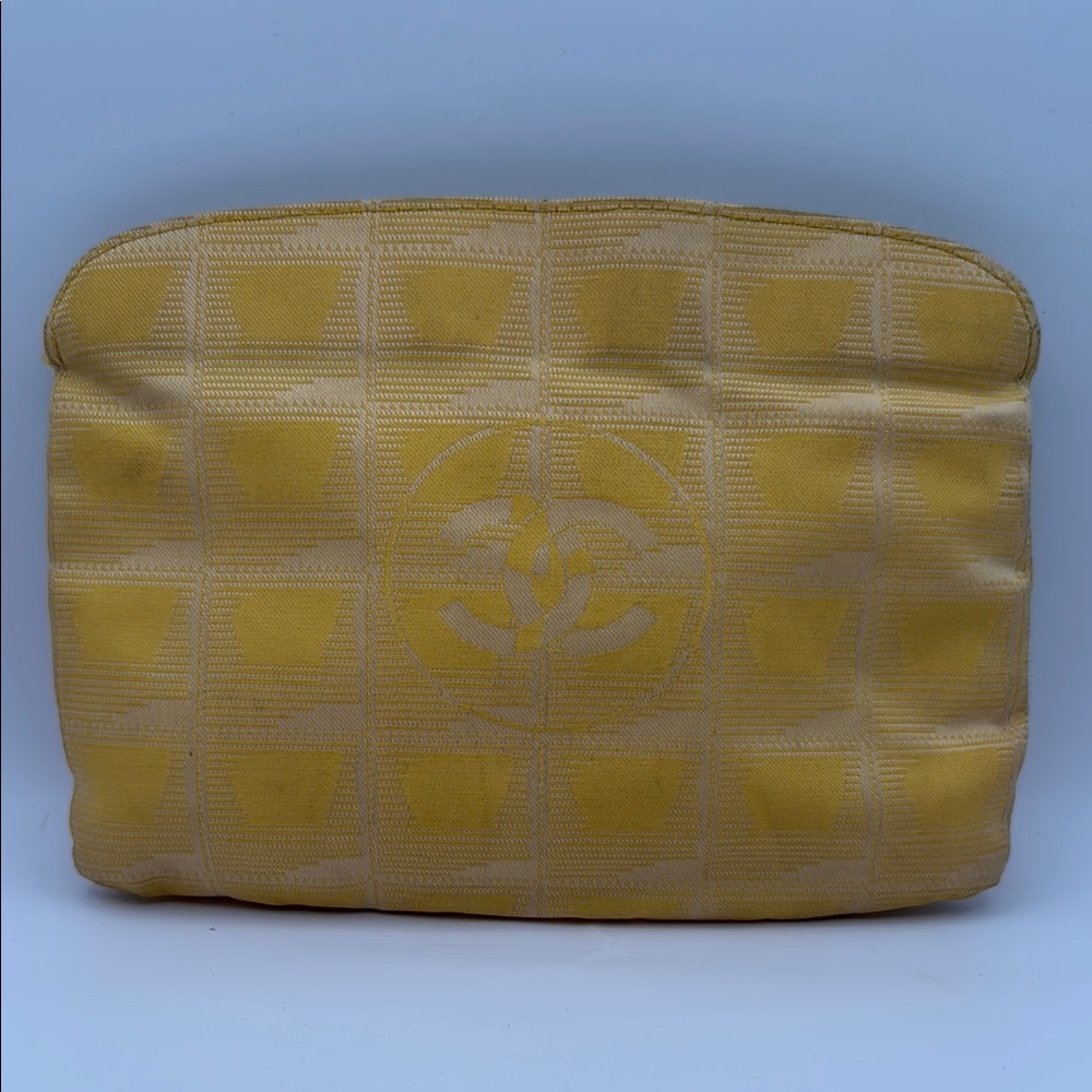 CHANEL travel line zipper pouch makeup bag